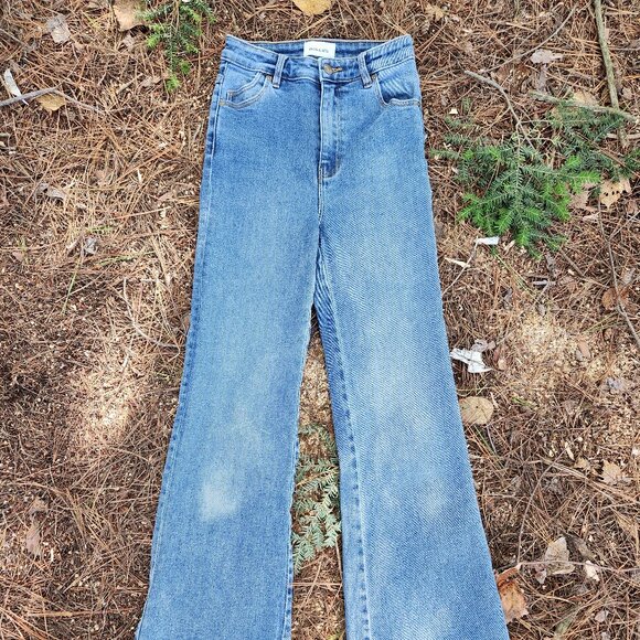 ROLLAS Cropped Flares tagged 27 (fit 25/26) - Picture 1 of 4